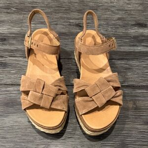Women’s Tan Suede Knot Strap Platform Sandals